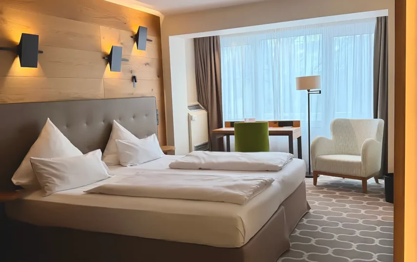 Superior Zimmer Bett 1170x781 1