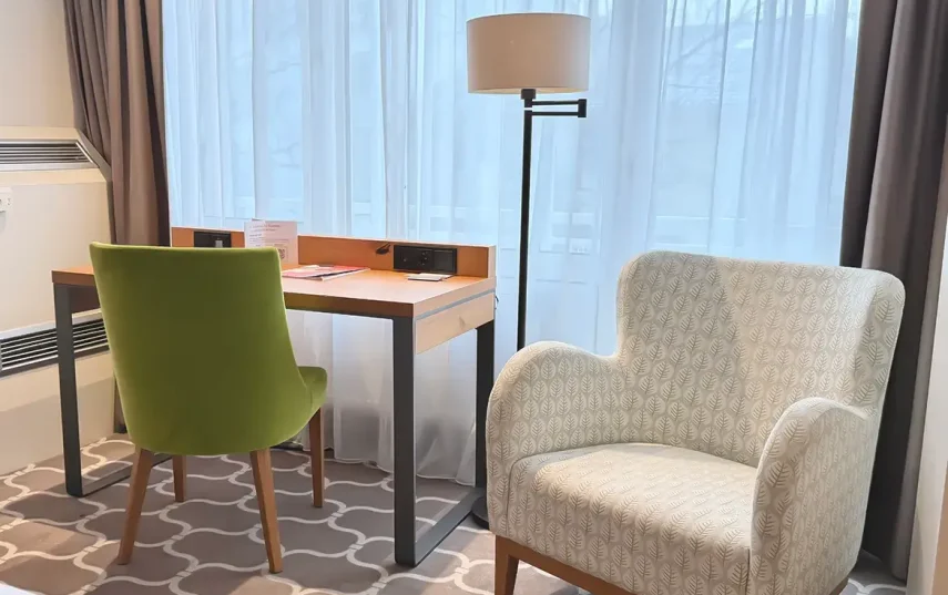 Superior Zimmer Schreibtisch 02 1170x781 1