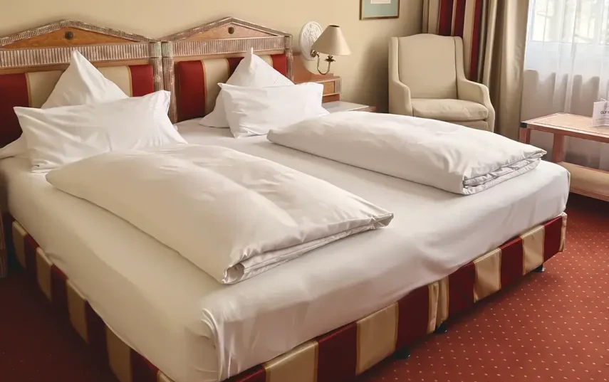 Komfort Zimmer Bett 1170x781 1