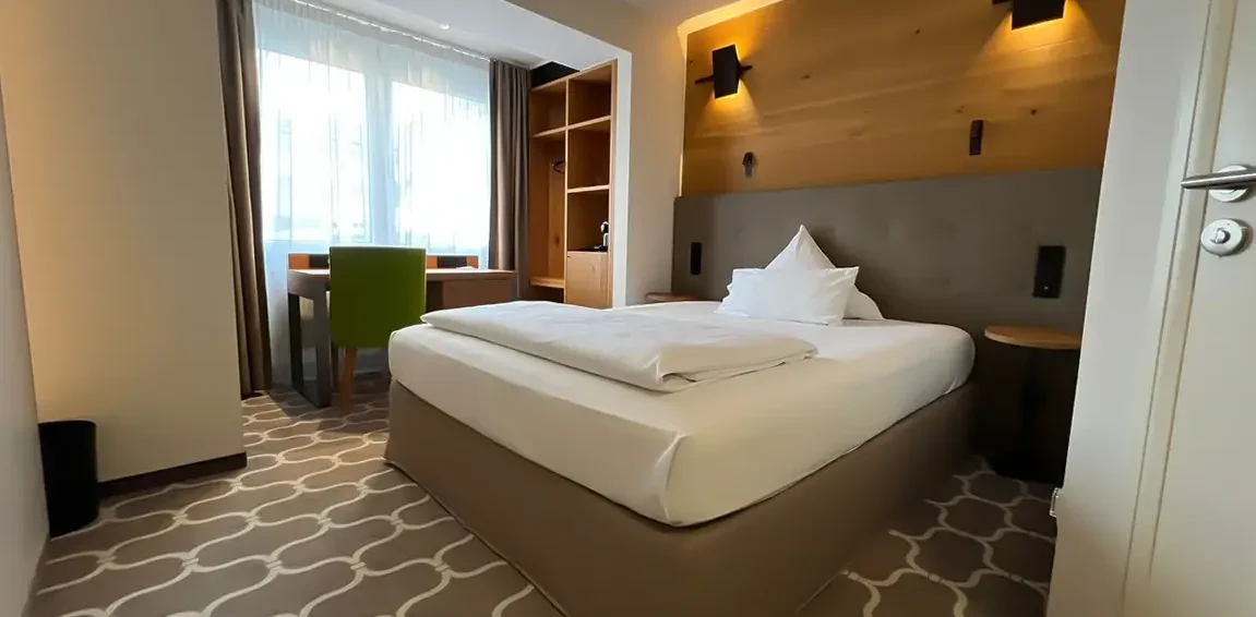 Superior Zimmer Bett 1170x781 einzelzimmer 01