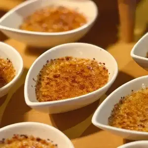 Raum Ideenreich 17 Karamellisierte Desserts in Schalen